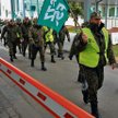 MSW wyliczyło, że przez podniesienie dodatków ok. 120 funkcjonariu- szom z trzech jednostek Straży G