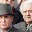 Eduard Szewardnadze (z prawej), a przed nim Michaił Gorbaczow
