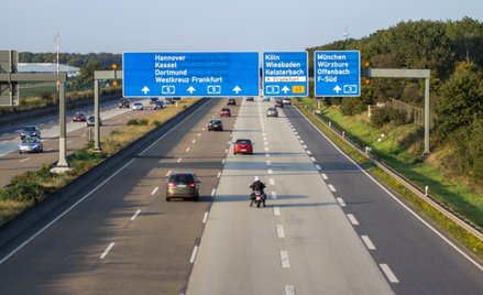 Fala upałów w Niemczech powoduje pękanie i wybrzuszanie betonowych nawierzchni autostrad