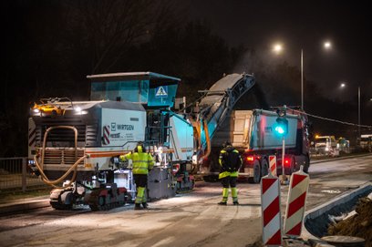 Trwają roboty drogowe wzdłuż trasy tramwaju do Wilanowa