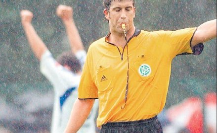 Robert Hoyzer obstawiał u bukmacherów mecze, w którym sędziował