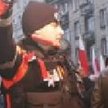 Warszawa: Policja szuka osób, które odpalały race w czasie marszu