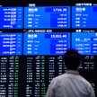 Kraj Kwitnącej Wiśni górą, Nikkei 225 bije rywali