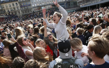 Sztokholm: Tysiące fanów na pożegnaniu Avicii