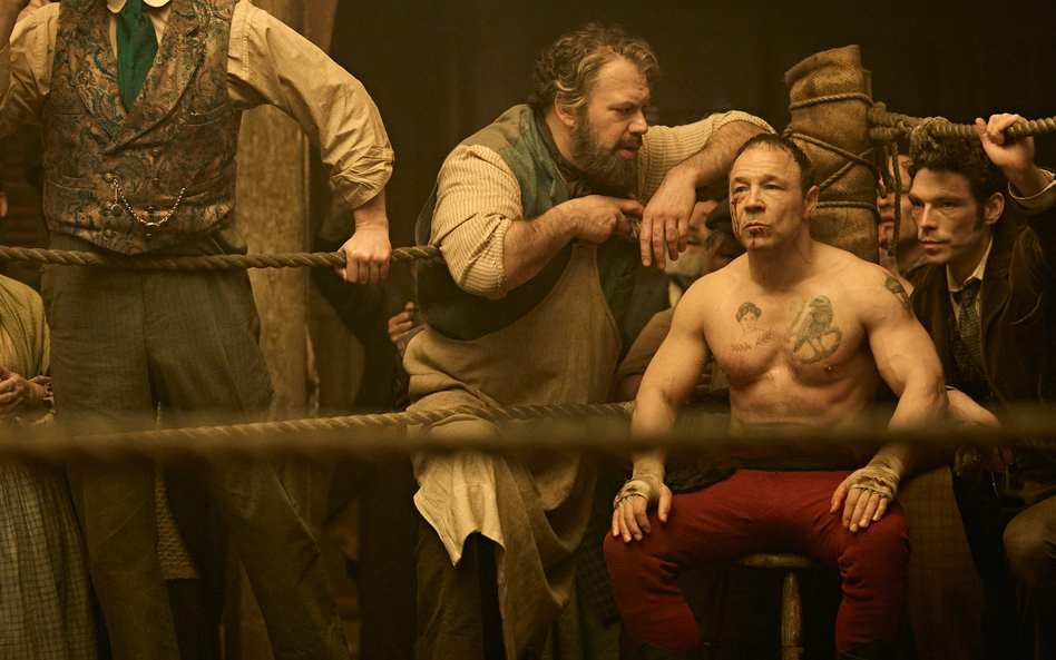 „Tysiąc ciosów”, 1 sezon, twórca: Steven Knight, dystr. Disney+