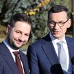 Patryk Jaki (z lewej) ostro zaatakował byłego premiera Mateusza Morawieckiego.