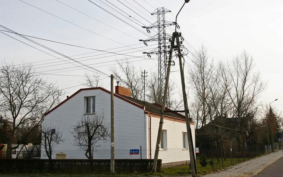 Za kable na działce trzeba płacić