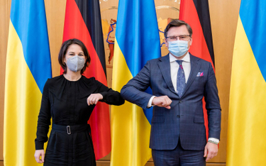 Szefowa niemieckiej dyplomacji Annalena Baerbock i MSZ Ukrainy Dmytro Kułeba