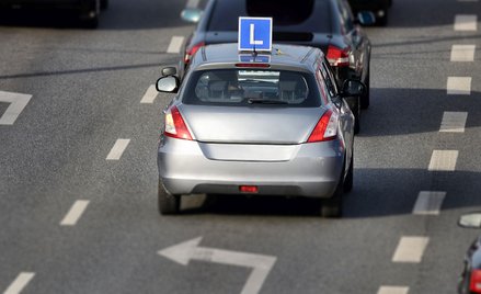 Coraz niebezpieczniej na drogach. NIK skontrolował system szkolenia kierowców