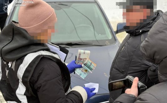 53-latka zatrzymano, gdy pobierał część umówionej kwoty od 29-letniego poborowego