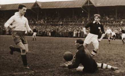 Mecz Pogoni Lwów z Polonią Warszawa. Lwów, kwiecień 1939 r.