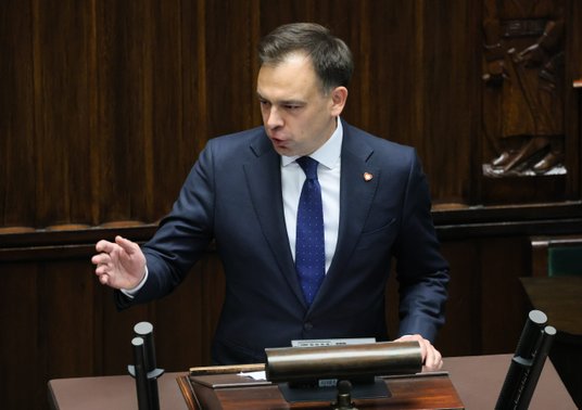 Środki wydawane na siły zbrojne mają ważny wpływ na planowaną przez ministra finansów Andrzeja Domań