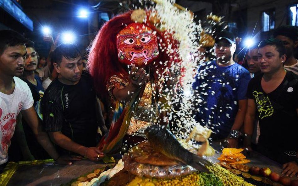 „Nie wiem za bardzo, skąd wziął się Lakhey i słoń Pulukishi” - 15-letni Rabi Shrestha i Saroj Manand