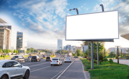 Podwójny billboard to niejedno urządzenie