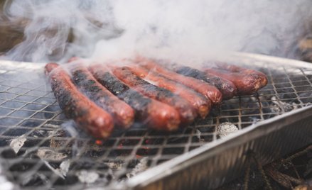 Z marketów znikają jednorazowe grille. Ludzie chcą krajowego zakazu sprzedaży