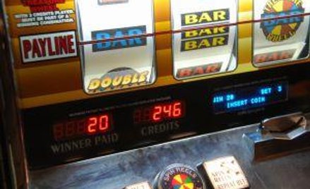 Państwa i gminy zyskują na hazardzie