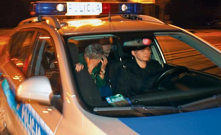 Ryszardowi C. grozi dożywocie. Na zdjęciu jego zatrzymanie 19 października 2010 r. w Łodzi marian zu
