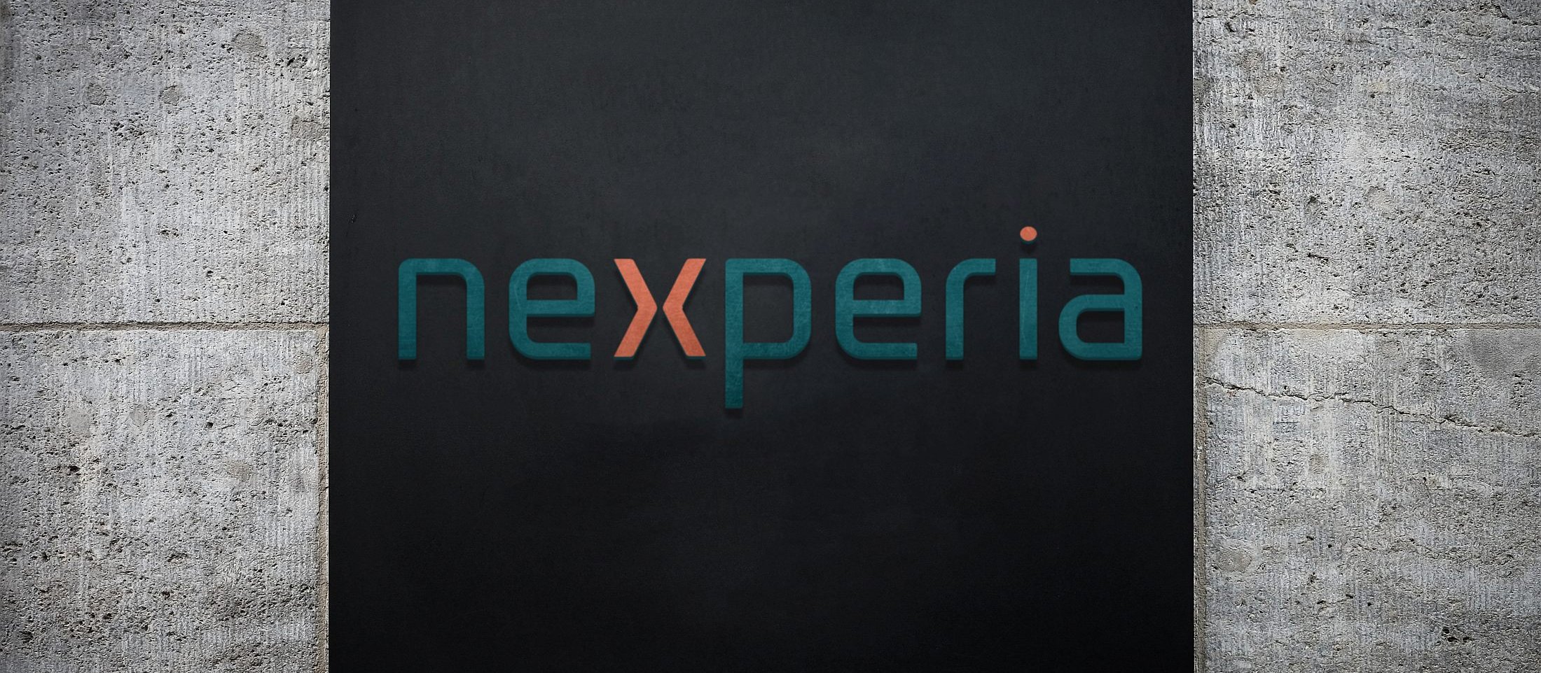 Holendrzy oddają kontrolę nad Nexperią. Pekin wznawia dostawy chipów dla motoryzacji