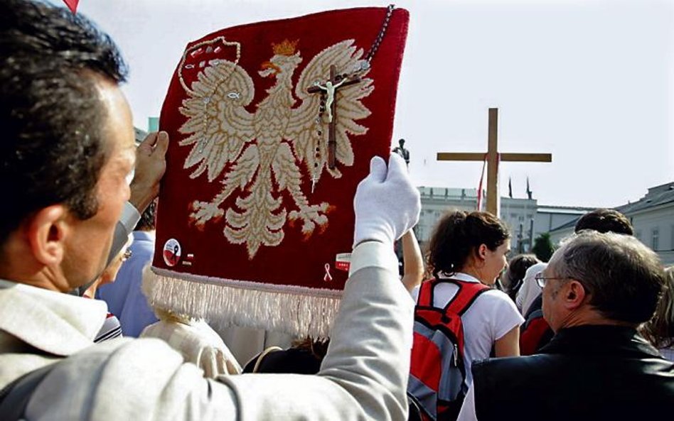 Jak wynika z badania, 57 proc. Polaków uważa, że skoro społeczeństwo jest chrześcijańskie, to obywat