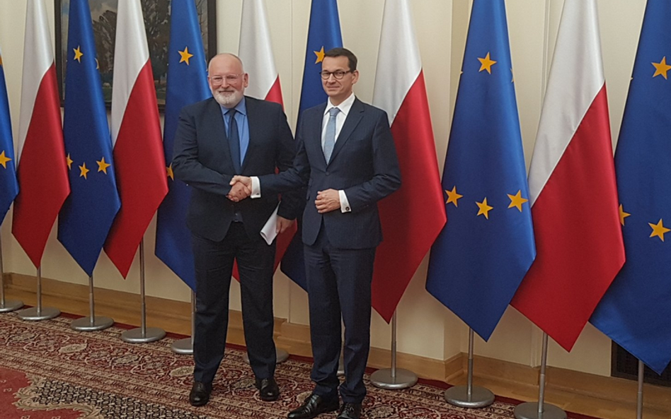 Po spotkaniu Morawiecki-Timmermans: Praca nad kompromisem trwa