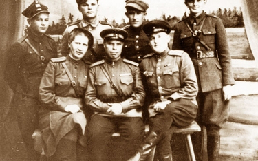Funkcjonariusze PUBP Augustów i sowieccy doradcy