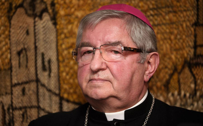 Watykan zlecił dochodzenie w sprawie arcybiskupa Głódzia