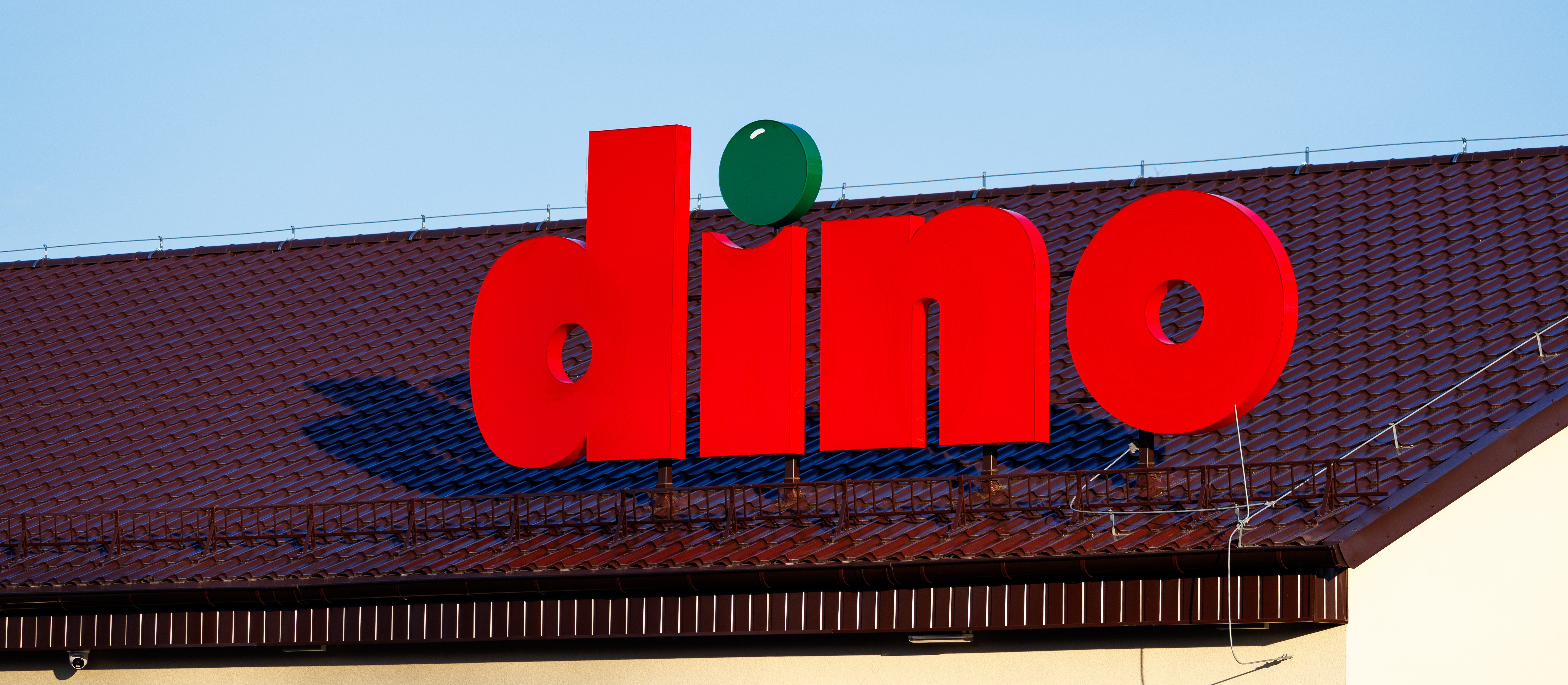 Dino Polska z negatywną reakcją na wyniki konkurenta