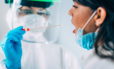 Uniwersytet Warszawski przetestuje pracowników i doktorantów