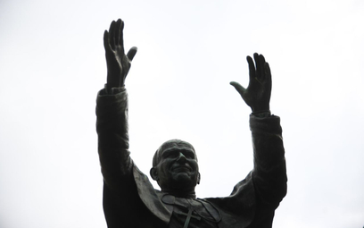 Pomnik Jana Pawła II na Starym Mieście w Krakowie