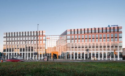 W połowie 2025 r. Archicom za 31 mln euro (132 mln zł) sprzedał wrocławski biurowiec City 2 nieujawn