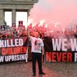 Sławomir Mentzen pod Bramą Branderburską w Berlinie w rocznicę wybuchu Powstania Warszawskiego