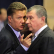 Prezes Gazpromu Aleksiej Miller (z lewej) i prezes Rosnieftu, były wicepremier Federacji Rosyjskiej,
