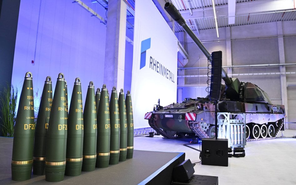 Otwarcie nowej fabryki amunicji artyleryjskiej niemieckiego koncernu Rheinmetall w Unterlüss (Dolna 