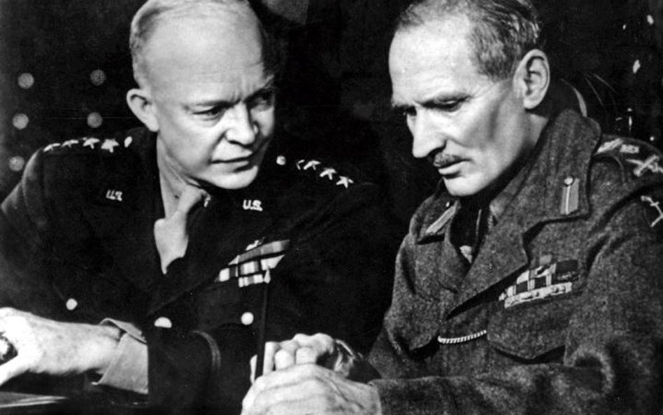 Gen. Eisenhower i marszałek Montgomery podczas narady sztabowej, jesień 1944 r.