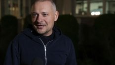 Poseł Wojciech Król podczas wypowiedzi dla mediów po zakończeniu posiedzenia aresztowego w siedzibie