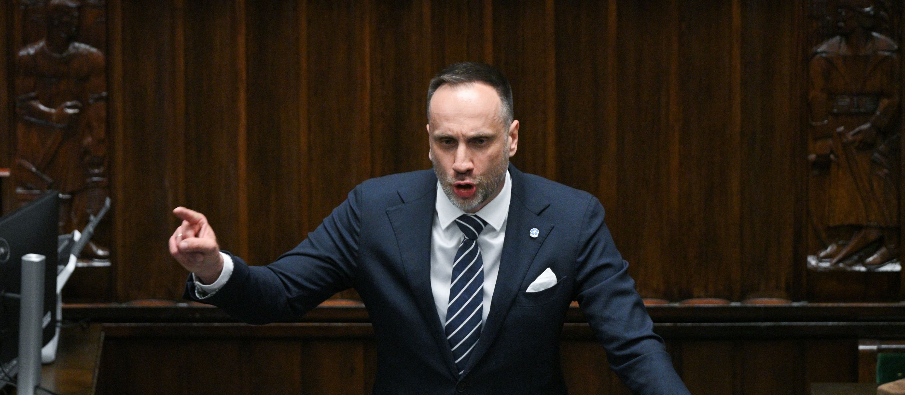 PSL zarzuca Januszowi Kowalskiemu „poważne przestępstwo”. „Pozbawił karty posła”