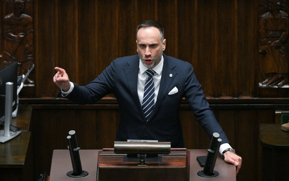 Poseł niezrzeszony Janusz Kowalski na sali plenarnej Sejmu