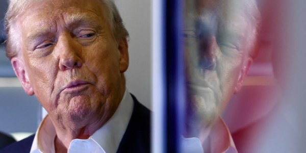 Trzecia kadencja Donalda Trumpa wraca jak bumerang. Jest niekonstytucyjna, ale Trump jej nie wyklucza