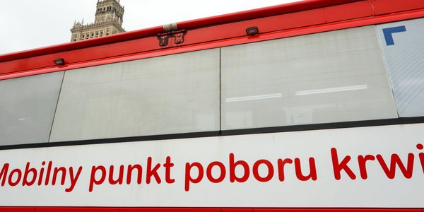 W uprawnieniach do wolnego za oddanie krwi nic się nie zmienia. „Rzeczpospolita” prostuje medialne doniesienia