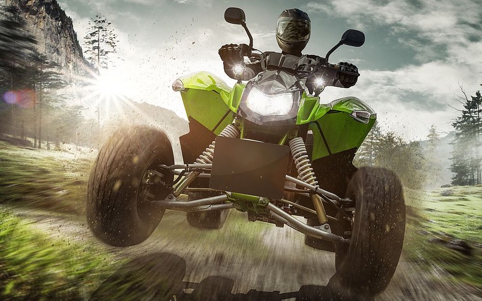 Quad w prezencie na komunię to zły pomysł. Kto może jeździć czterokołowcem