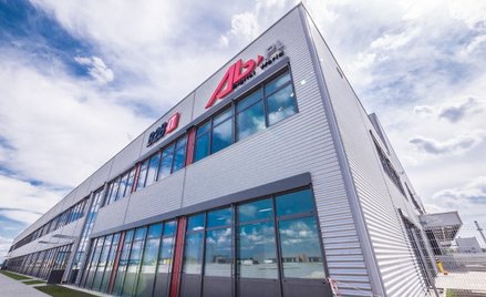 Analitycy nadal wierzą w AB. Wycena idzie w górę