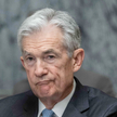 Inwestorzy wyczekują cięcia stóp procentowych przez Fed, którym kieruje Jerome Powell. Fot. afp