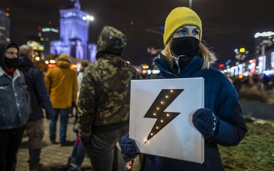 TK opublikował wyrok ws. aborcji. Czy znów rozleją się protesty?