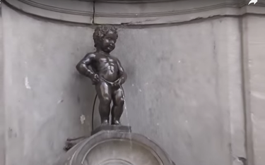 Symbol Brukseli XV-wieczna figurka-fontanna Manneken Pis