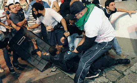 Rio de Janeiro. Antyrządowe protesty przerodziły się w uliczne bitwy z policją