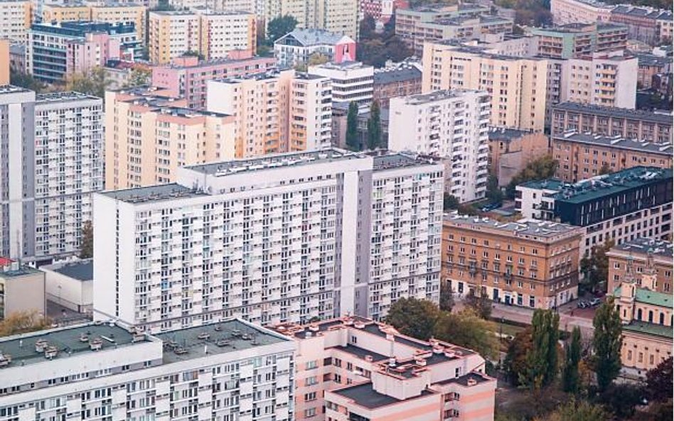 Przekształcenie użytkowania wieczystego w Warszawie coraz bardziej problematyczne przez urzędników