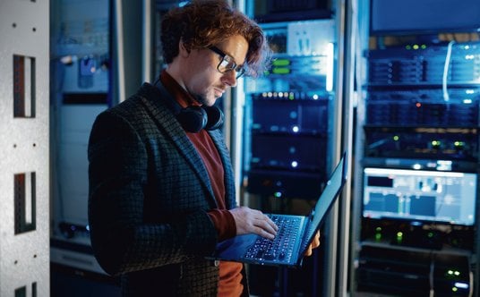 Sztuczna inteligencja ma doprowadzić do kolejnej rewolucji w gospodarce i naszym życiu. Wiedza i umi