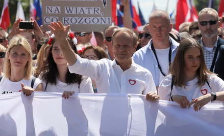 Donald Tusk na Marszu 4 Czerwca: Nie bójcie się, nikt nas dzisiaj nie zagłuszy