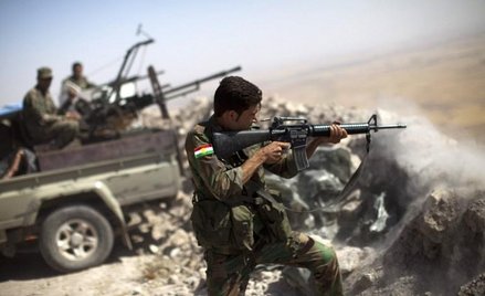 Peszmergowie na górze Zardak, wąznym punkcie strategicznym 25 km od Mosulu