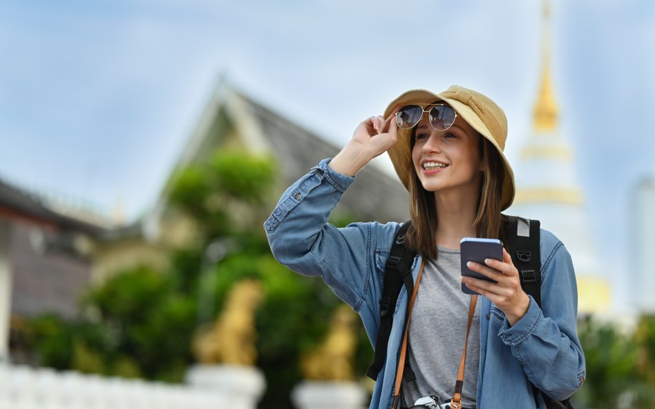 Ciepła zima za granicą: najlepsze aplikacje do życia, pracy i podróżowania bez granic